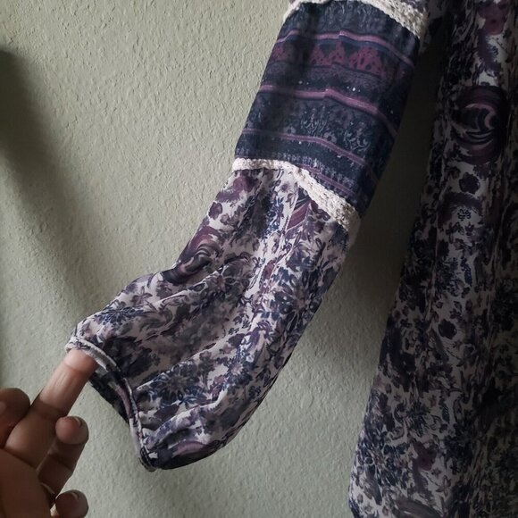 LA Threads Boho Floral Embroidered Peasant Top Flared Sleeves Hi Low Hem Size M - Picture 8 of 13